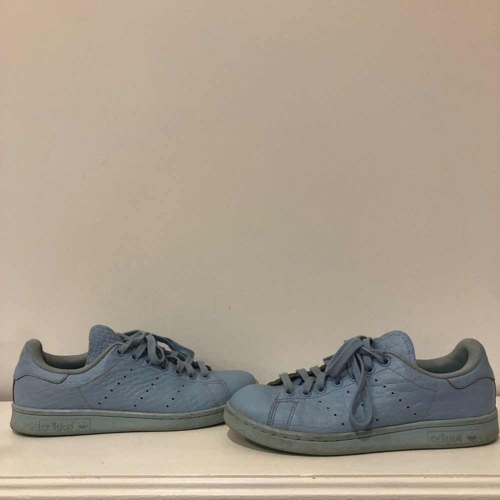 Pastel blue Croci Adidas Stan Smiths- women’s 7